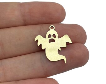 20x23mm 6 uds amuleto de fantasma de latón crudo, amuletos cortados con láser para la fabricación de joyas, amuletos de Halloween, amuletos de Halloween de Little Haunts, amuletos espeluznantes