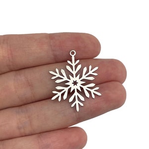 Roestvrij stalen sneeuwvlok charme, stalen oorbelbedels, kerstsneeuwvlok ketting hanger, ketting bevindingen, sieraden maken benodigdheden