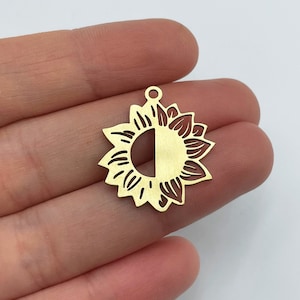 Raw Brass Sunflower Charm, Brass Flower Pendant, Flower Earring Charm, Brass Findings, Daisy Charm,Earring Charm, Laser Cut Jewelry Supplies