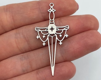 roestvrij staal zwaard charme, zwaard hanger, roestvrij staal charme oorbellen, mes charme, stalen bevindingen, laser gesneden sieraden maken benodigdheden