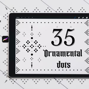 Könnte beinhalten: Ein schwarzes Tablet zeigt den Text "35 Ornamental dots" in einer dekorativen Schriftart. Ein weißer Stift und das Procreate App-Symbol sind sichtbar. Der Hintergrund ist eine weiße Oberfläche mit einem Punktmuster.
