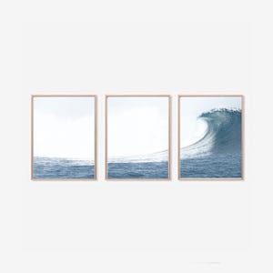Juego de 3 fotos imprimibles de olas grandes del océano, lámina azul de surf, tríptico de arte mural costero, lámina de surf de olas rompiendo, regalo para surfistas.