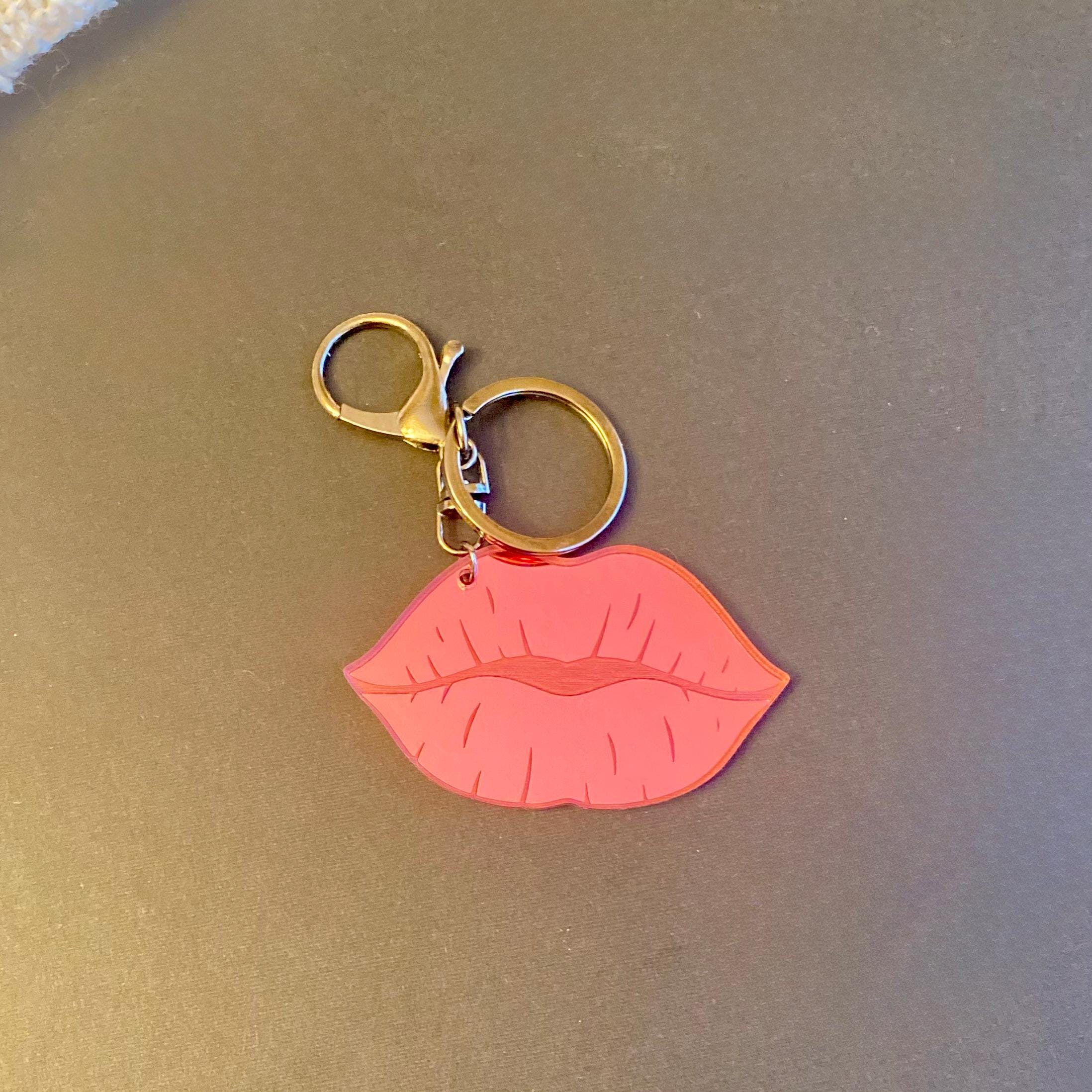 Llavero de labios con espejo rosa, divertido llavero de acrílico.