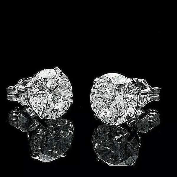 Boucles d'oreilles solitaires en moissanite FL/D certifiées TW de 2,40 carats en or blanc 14 carats avec fond vissé de 7 mm