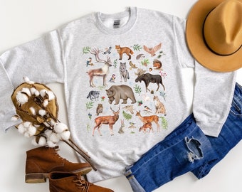 FOREST ANIMALs Crewneck Sweatshirt, Woodland Wildlife Pullover for Animal Lovers, Wild Animals Sweater Deer Moose Bear Fox Wolf Lynx Owl Top