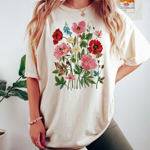 FAIRY GARDEN T-shirt, POPPIES Shirt, Cottagecore Floral Shirt, Fairycore Aesthetic Tee, Red Poppy t-shirt, Nature Lover gift, Gift for Mom