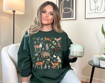 FOREST ANIMALs Crewneck Sweatshirt, Woodland Wildlife Pullover for Animal Lovers, Wild Animals Sweater Deer Moose Bear Fox Wolf Lynx Owl Top