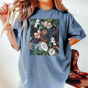 JUNGLE TIGER Comfort Colors® T-shirt, Tropical Shirt, Floral Tiger Tee, Vacation shirt, Animal Shirt, Wild Cat Shirt, Beach Summer shirt