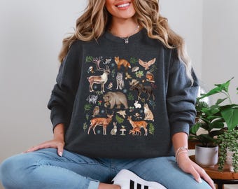 FOREST ANIMALs Crewneck Sweatshirt, Woodland Wildlife Pullover for Animal Lovers, Wild Animals Sweater Deer Moose Bear Fox Wolf Lynx Owl Top