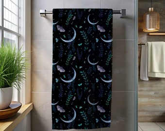 Toalla de playa/baño MAGICAL MOON &MOTH, toalla de natación de jardín místico, toalla de playa bruja, toalla de baño Whimsigoth, regalo de Academia Oscura