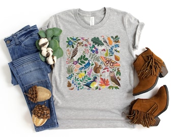 WOODLAND ANIMALS T-shirt, COTTAGECORE Shirt with Owl Jay Bird Moth Squirrel Duck Berries and Flowers, Fall Autumn Tee, Forest Animals Shirt