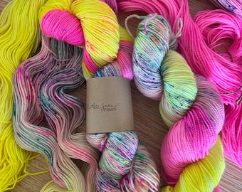 TROLLS | Speckled and Solids | Pinks Yellows Greens | Sock Yarn | Neon Yarn | Nostalgia | Approx 400yds 100gs \ Full skein