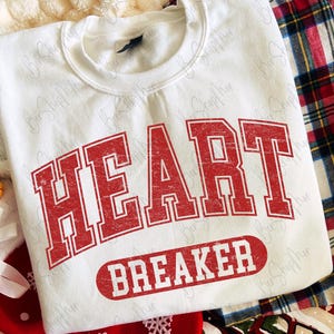 Heartbreaker Varsity Png, Valentine Vibes, sublimatieontwerp, Valentijnsshirt, Heart Love, digitale download