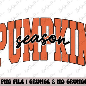 Może przedstawiać: Pomarańczowy i czarny tekst graficzny, kt&oacute;ry brzmi "Pumpkin Season" w stylu vintage. Tekst jest w kształcie łuku.