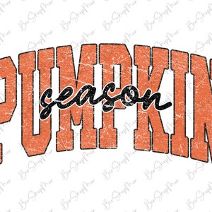 Może przedstawiać: Pomarańczowy i czarny przetarty tekst graficzny z napisem "Pumpkin Season".