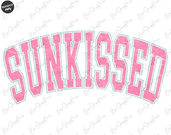 Sunkissed Varsity SVG, Verão PNG, Vida na Praia, Designs para Download, Design de Camiseta de Verão, PNG, Designs de Sublimação, Download Digital