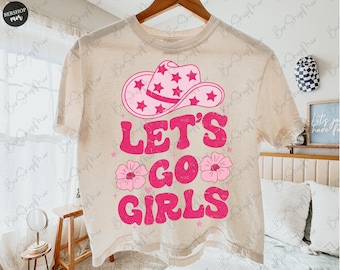 Let's Go Girls PNG Sublimacja, Koszulka retro kowbojka, Wycieczka dla dziewczyn z Dzikiego Zachodu, Wieczór panieński w stylu "Howdy Bride", Wzór kowboja z różowym lamparcicą