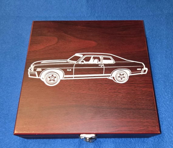 Casino Fathers Day themed flask gift set in Rosewood display box