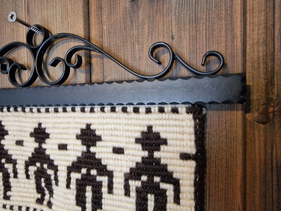 幾何学模様の手縫いのヴィンテージノルウェー製オークル壁掛け