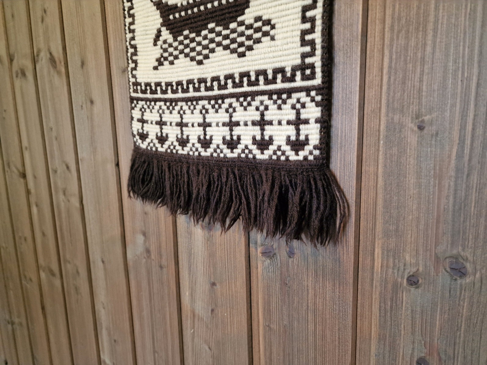 タペストリー 幾何学模様の手縫いのヴィンテージノルウェー製オークル壁掛け