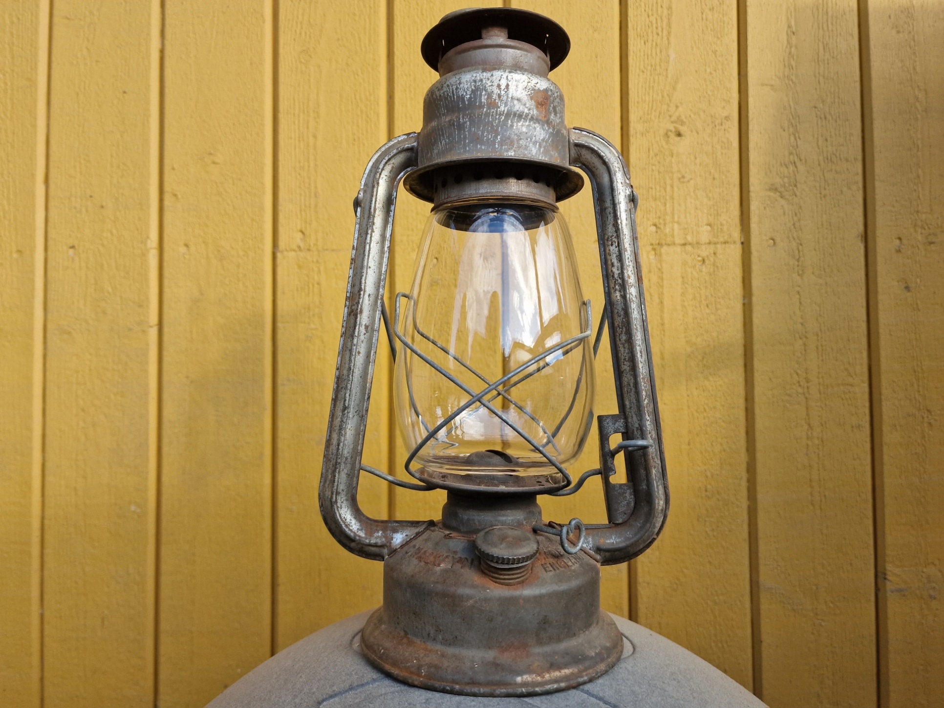 Chalwyn oil lamp outlet