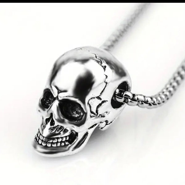 Pendentif tête de mort métal argenté skull + chaîne