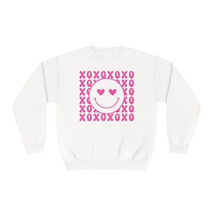 Retro Sweatshirt, Smile XoXo Design, Vintage Jumper, Cozy Sweater, Unisex Crewneck Top, Hipster Pullover, Graphic Sweatshirt