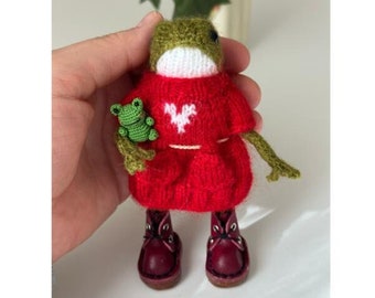 Handmade Frog Knitted Frog Handmade Leather Boots Miniature Crochet Frog