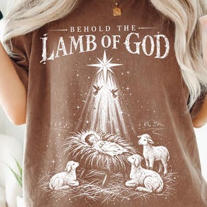 Guds lamm PNG, kristen jul PNG, se Guds lamm, Jesu födelse PNG, religiös jultröjadesign