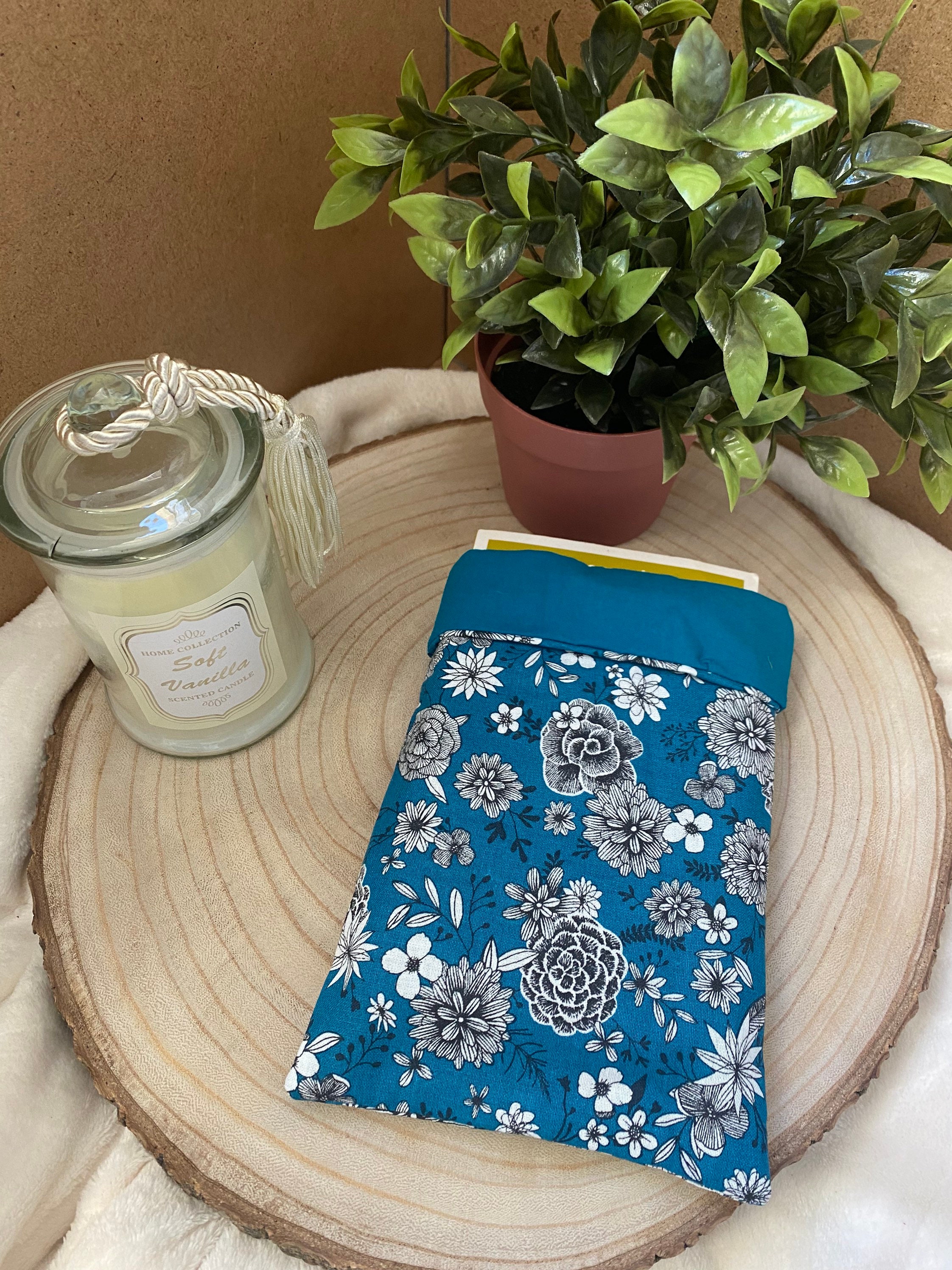 Book pouch with blue flowers, kindle pouch, book bag, book pouch, book accessory