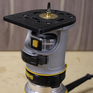 DeWalt Palm Router Guide Bushing Insert Plate - DeWalt Router Accessories - Guide Bushing Adapter