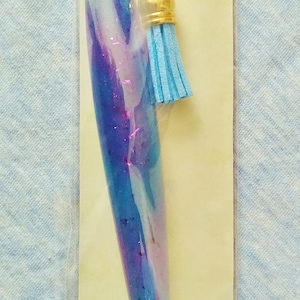 Mixed Colour, Anti-Roll (Style No9) with Plastic Nib/Tip, and Tassel
(Pearlescent Colour with added drops of glittery Colour)