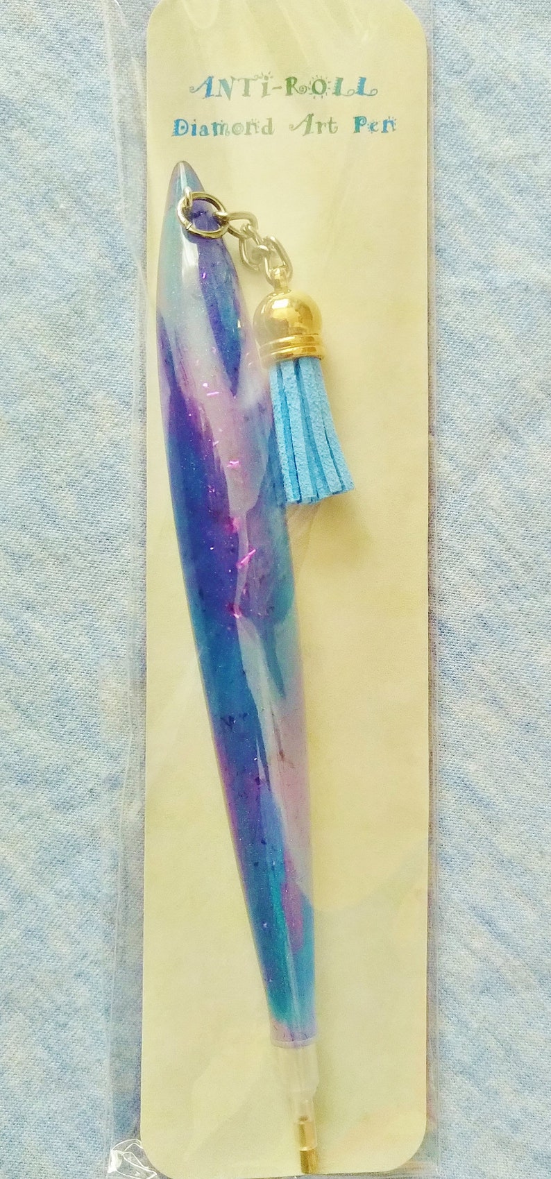 Mixed Colour, Anti-Roll (Style No9) with Plastic Nib/Tip, and Tassel
(Pearlescent Colour with added drops of glittery Colour)