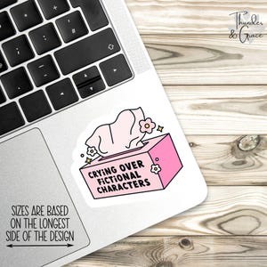 Pegatina de libros, Llorando por personajes de ficción, Pegatina para amantes de los libros, Pegatina para portátil, Regalos para lectores, Lectores obscenos, Pegatina divertida para Kindle imagen 2