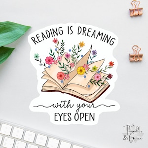 Lezen is dromen met je ogen open Sticker Booktrovert sticker, sticker boekenliefhebber, sticker laptop, cadeaus voor lezers, sticker Booktok
