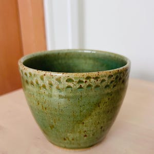 Piccolo vaso per piante fatto a mano