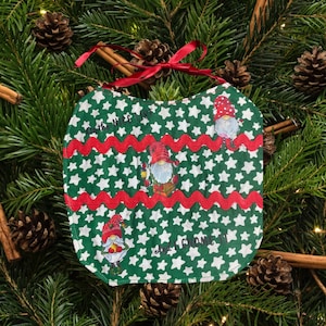 13. Green Stars On The Nice List And I Gnome It Bib
