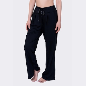 Casual Black Yoga Flare Pants | Flared trousers with pockets and refined drawstring