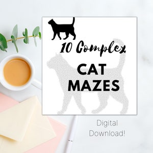 Può includere: Un download digitale di 10 labirinti di gatti complessi. L'immagine mostra una silhouette nera di un gatto e un labirinto a forma di gatto.