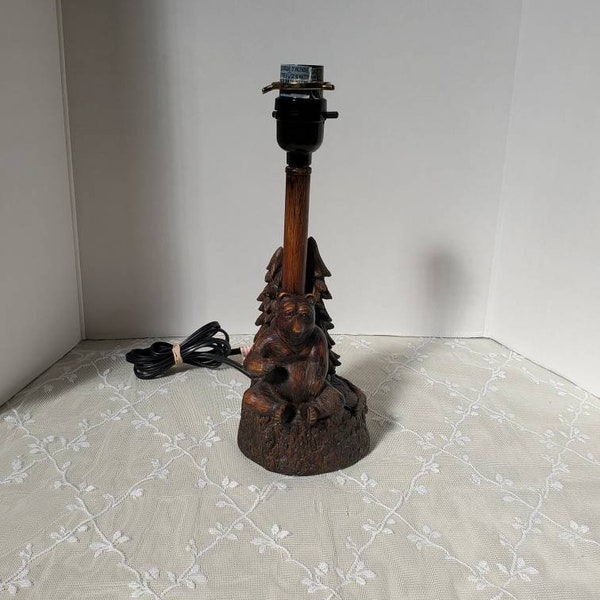 Beautiful Mossy Oak Collection Bear Resting In The Woods By Cozy Trees Table Lamp