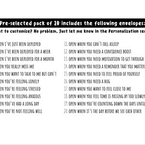 Pu&ograve; includere: Un elenco di 20 etichette per buste Open When stampate in nero su sfondo bianco. Il testo include istruzioni per la personalizzazione e messaggi specifici come Open when I've just been deployed e Open when you need a hug.