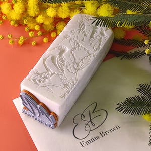 Tampon en caoutchouc pour cadeau.Tampon en caoutchouc de luxe.Poignée gravée en haut relief.Monogramme personnel.Tampon   pour cadeau.