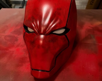 DIY-Helm „Redhood Rebirth“