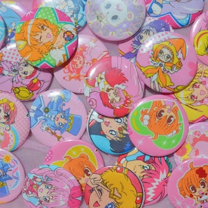 Vintage geüpcycled magisch meisje anime 2,25" stoffen knopbadge