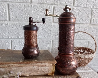 Set of 2 Antique Coffee Grinders and Antique Pepper Mills, Refillable Mills, Adjustable, Manual Handle, For Coffee and Black Pepper, 2 Piece