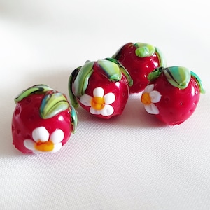 SUPER LOVELY STRAWBERRIES, Glass Cute Strawberry Beads, Flower Strawberry Beads, Yummy Dainty Strawberry Lampwork Bead, 1pc