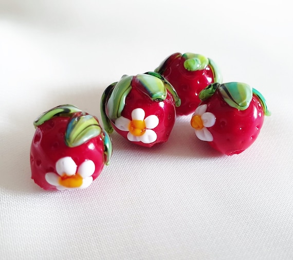 SUPER LOVELY STRAWBERRIES, Glass Cute Strawberry Beads, Flower Strawberry  Beads, Yummy Dainty Strawberry Lampwork Bead, 1pc 