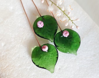 THE LITTLE ROSE in the Beautiful Leaf Glass Headpins, Artisan Glass Detailed Delicate Pink Rose in Green, Exuberant Leaves Glass Bead, 1pc