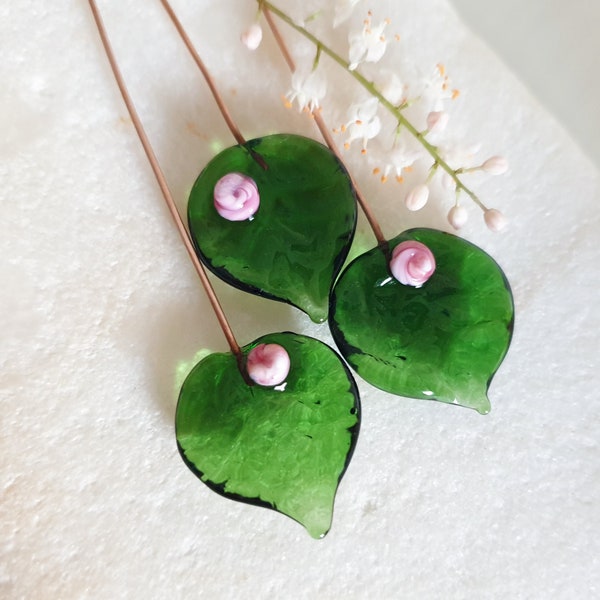 THE LITTLE ROSE in the Beautiful Leaf Glass Headpins, Artisan Glass Detailed Delicate Pink Rose in Green, Exuberant Leaves Glass Bead, 1pc