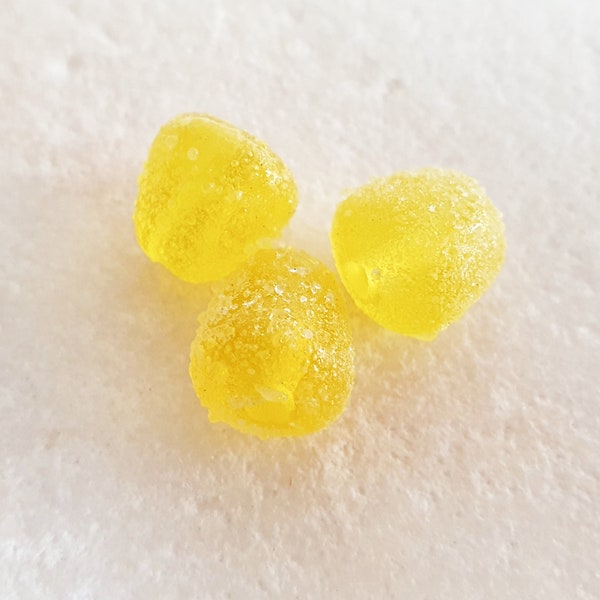 DELICIOUS YELLOW GUMMY Beads!! 13mm Lampwork Realistic Lemon Gummy Glass Bead, Beautiful Candy Glass Supplies, Yummy Gummy Yellow Bead, 1pc